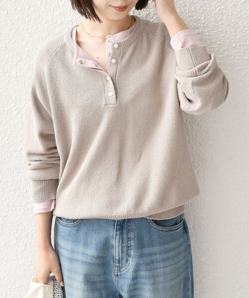 SHIPS Colors(シップス カラーズ)の「SHIPS Colors:〈手洗い可能〉ペーパー ライク ヘンリーネック 2WAY ニット◆(ニット/セーター・レディース・ライトブルー/ブラック/ベージュ・ONE SIZE)」の1枚目の写真