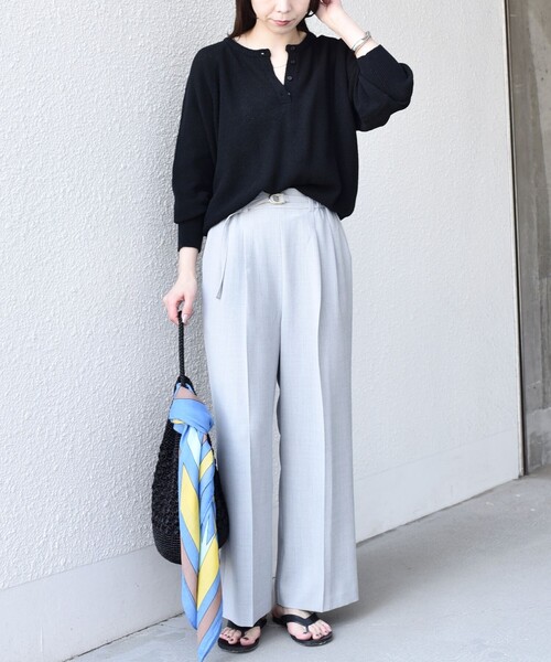 SHIPS Colors(シップス カラーズ)の「SHIPS Colors:〈手洗い可能〉ペーパー ライク ヘンリーネック 2WAY ニット◆(ニット/セーター・レディース・ライトブルー/ブラック/ベージュ・ONE SIZE)」の18枚目の写真