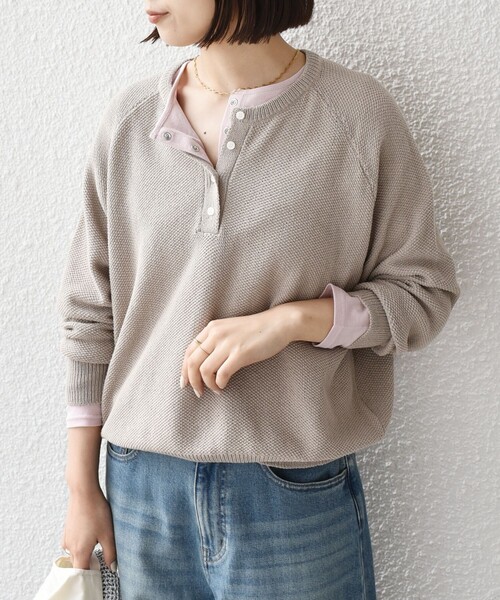 SHIPS Colors(シップス カラーズ)の「SHIPS Colors:〈手洗い可能〉ペーパー ライク ヘンリーネック 2WAY ニット◆(ニット/セーター・レディース・ライトブルー/ブラック/ベージュ・ONE SIZE)」の16枚目の写真