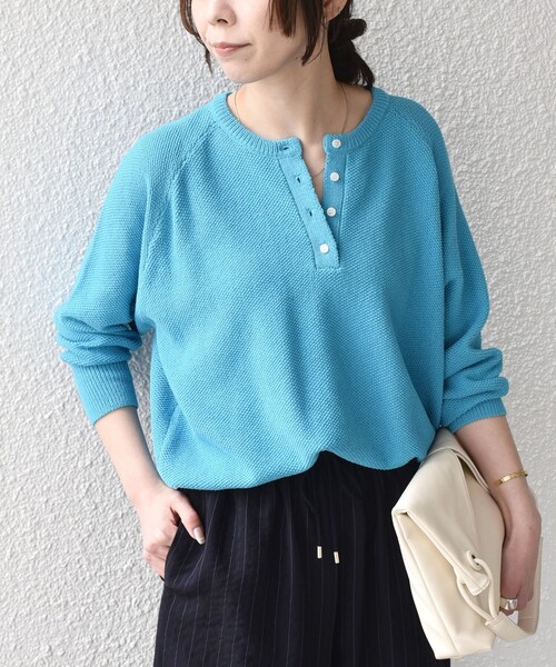 SHIPS Colors(シップス カラーズ)の「SHIPS Colors:〈手洗い可能〉ペーパー ライク ヘンリーネック 2WAY ニット◆(ニット/セーター・レディース・ライトブルー/ブラック/ベージュ・ONE SIZE)」の13枚目の写真