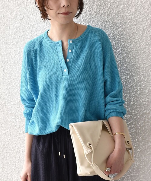 SHIPS Colors(シップス カラーズ)の「SHIPS Colors:〈手洗い可能〉ペーパー ライク ヘンリーネック 2WAY ニット◆(ニット/セーター・レディース・ライトブルー/ブラック/ベージュ・ONE SIZE)」の12枚目の写真
