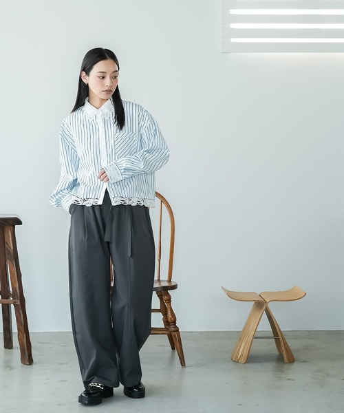 mili an deni(ミリアンデニ)の「ベルト付きイージーカーブパンツ(チノパンツ・レディース・ネイビー/ライトベージュ/カーキ/チャコールグレー・M)」の6枚目の写真