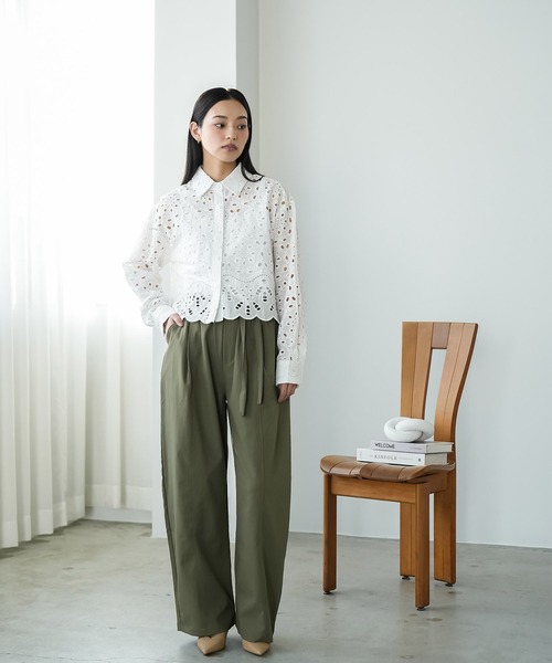 mili an deni(ミリアンデニ)の「ベルト付きイージーカーブパンツ(チノパンツ・レディース・ネイビー/ライトベージュ/カーキ/チャコールグレー・M)」の14枚目の写真