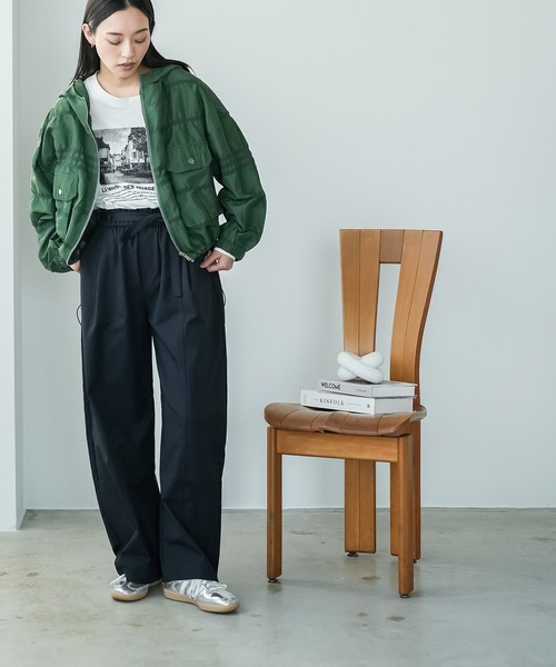 mili an deni(ミリアンデニ)の「ベルト付きイージーカーブパンツ(チノパンツ・レディース・ネイビー/ライトベージュ/カーキ/チャコールグレー・M)」の17枚目の写真