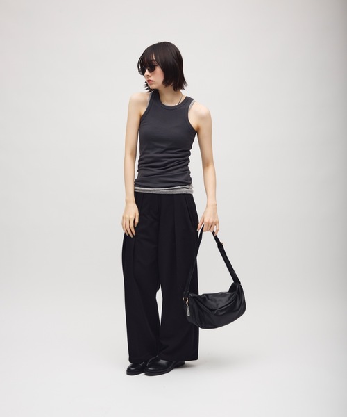 TONER(トナー)の「カーブボディバッグ/ショルダーバッグ/ロゴプレート付き(ショルダーバッグ・レディース・レッド/ブラウン/ホワイト/ブラック・FREE)」の18枚目の写真