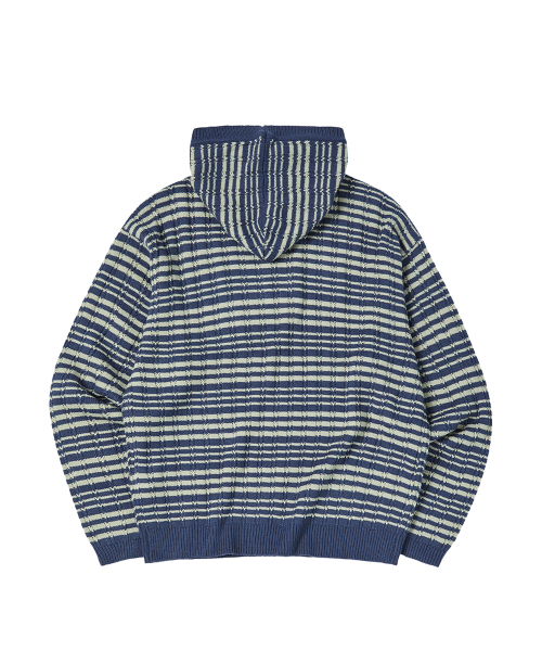 COMONINOZ（コモニノズ）の「BUTTON HOOD KNIT [BLUE]（ニット/セーター・レディース・ブルー・LARGE/MEDIUM/SMALL）」の2枚目の写真