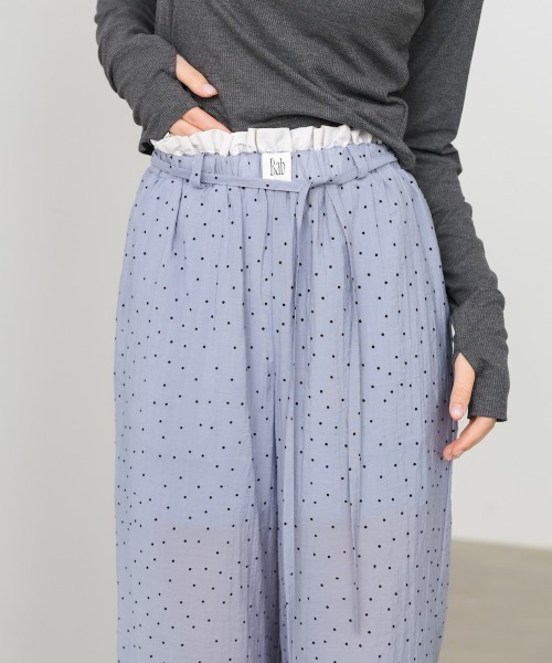 Bab(バブ)の「ウエストフリルドットパンツ(その他パンツ・レディース・アイボリー/ブルー/チャコールグレー・M)」の3枚目の写真