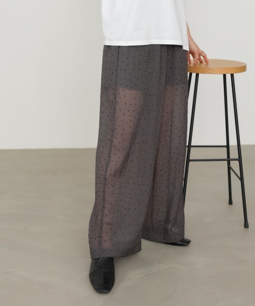 Bab(バブ)の「ウエストフリルドットパンツ(その他パンツ・レディース・アイボリー/ブルー/チャコールグレー・M)」の13枚目の写真