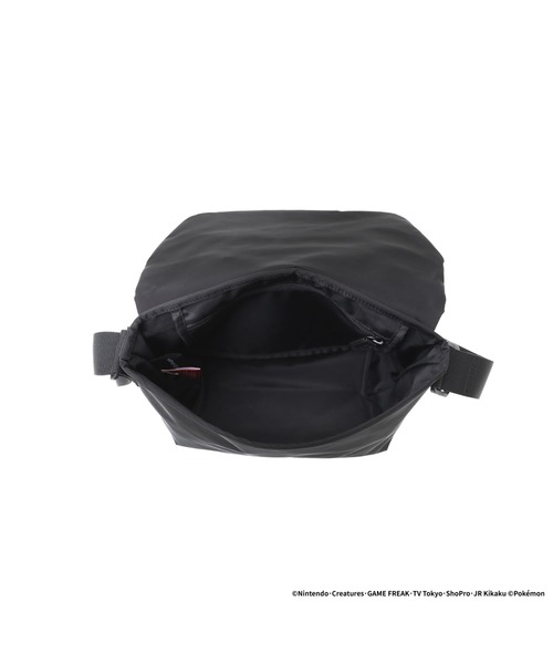 Manhattan Portage BLACK LABEL（マンハッタンポーテージ　ブラックレーベル）の「IRVING MESSENGER BAG TWL POKEMON（メッセンジャーバッグ・メンズ・ブラック・SMALL）」の6枚目の写真