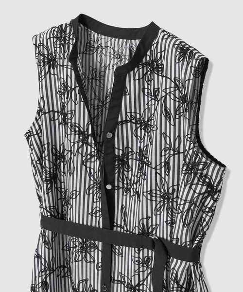 ANAYI（アナイ）の「フラワー刺繍ストライプＡライン ワンピース（ワンピース・レディース・ブラック・38/36/34）」の5枚目の写真