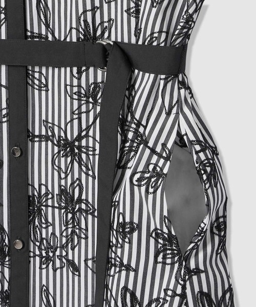 ANAYI（アナイ）の「フラワー刺繍ストライプＡライン ワンピース（ワンピース・レディース・ブラック・38/36/34）」の7枚目の写真