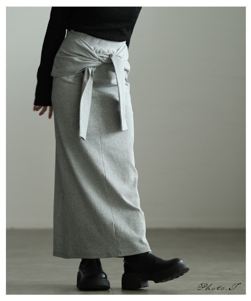 Sawa a la mode(サワアラモード)の「一体スリーブ腰巻風カットリブナロースカート(スカート・レディース・杢グレー/ブラック・FREE)」の10枚目の写真