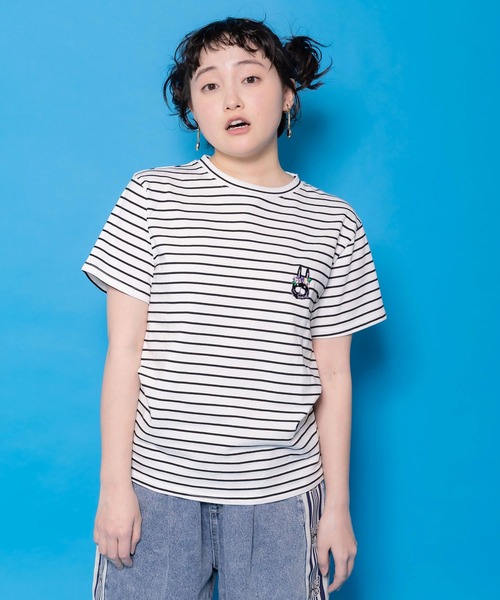 ScoLar(スカラー)の「161652:スカラーちゃんポーチ付き3柄展開キャラ刺繍Tシャツ(Tシャツ/カットソー・レディース・パープル/ピンク/ブラック/チャコールグレー/オフホワイト・M)」の16枚目の写真