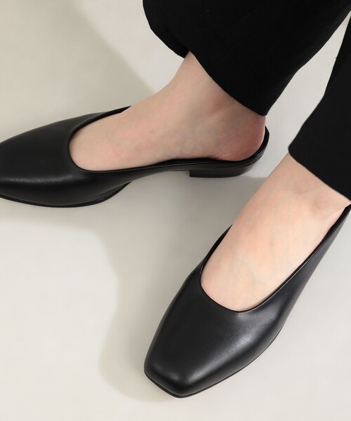 Demi-Luxe BEAMS(デミルクス ビームス)の「BEAUTIFUL SHOES / スクエア ミュール(サンダル・レディース・ブラック・24.0cm/23.0cm)」の2枚目の写真