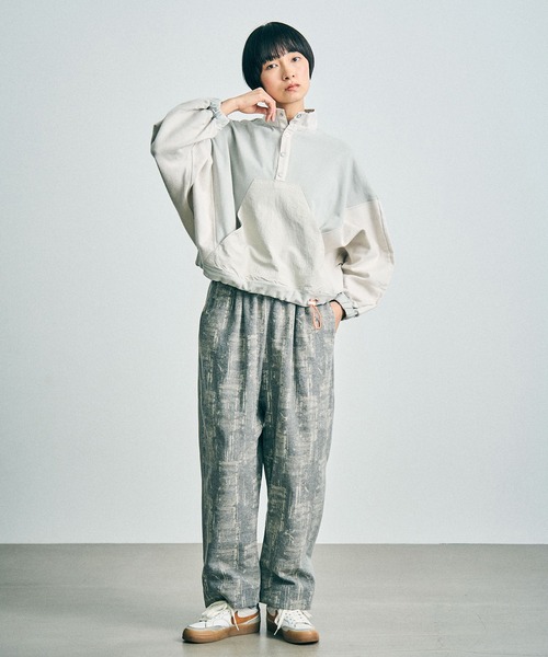 sneeuw(スニュウ)の「カンプリントパンツ(スウェットパンツ・レディース・グレー/チャコールグレー・3/1)」の3枚目の写真