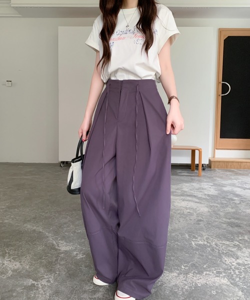 Maison Calme（メゾンカルム）の「【26春夏新作】ドロストデザイン タックボリュームカーゴワイドパンツ　ウエストリボン　脚長効果（カーゴパンツ・レディース・チャコール/グレー・M/L）」の13枚目の写真