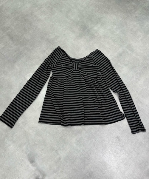 Never mind the XU / Chikashitsu+（ネバーマインド ザ エックスユー / チカシツプラス）の「【nmtc+】off-shoulder ribbon border tops / 【エヌエムティーシープラス】オフショルダーリボンボーダー長袖Ｔシャツ（Tシャツ/カットソー・レディース・ホワイト/ブラック・ONE SIZE）」の19枚目の写真