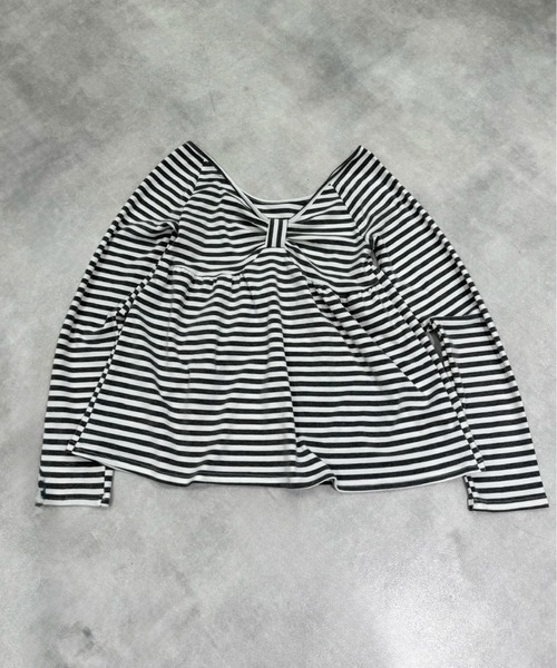 Never mind the XU / Chikashitsu+（ネバーマインド ザ エックスユー / チカシツプラス）の「【nmtc+】off-shoulder ribbon border tops / 【エヌエムティーシープラス】オフショルダーリボンボーダー長袖Ｔシャツ（Tシャツ/カットソー・レディース・ホワイト/ブラック・ONE SIZE）」の10枚目の写真