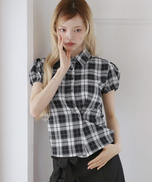 MSGirl(エムエスジーガール)の「パフスリーブ2WAYサイドボタン半袖レギュラーチェックシャツ(シャツ/ブラウス・レディース・ブラウン/ホワイト/チャコール・M/S)」の9枚目の写真