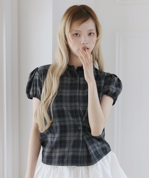MSGirl(エムエスジーガール)の「パフスリーブ2WAYサイドボタン半袖レギュラーチェックシャツ(シャツ/ブラウス・レディース・ブラウン/ホワイト/チャコール・M/S)」の16枚目の写真
