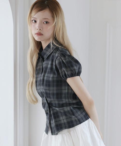 MSGirl(エムエスジーガール)の「パフスリーブ2WAYサイドボタン半袖レギュラーチェックシャツ(シャツ/ブラウス・レディース・ブラウン/ホワイト/チャコール・M/S)」の17枚目の写真