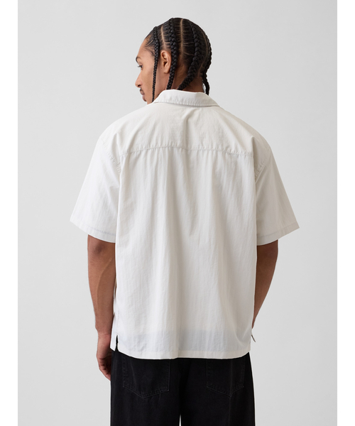 GAP(ギャップ)の「ナイロン100% ボクシーシャツ(シャツ/ブラウス・メンズ・グレー/ブラック/ベージュ/ピンク/オフホワイト・M/S/XS/L/XL)」の21枚目の写真