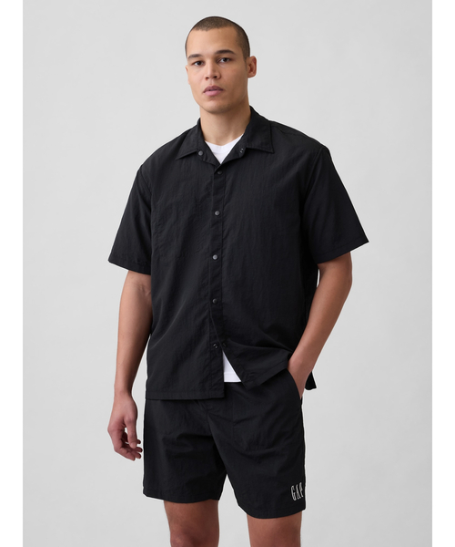GAP(ギャップ)の「ナイロン100% ボクシーシャツ(シャツ/ブラウス・メンズ・グレー/ブラック/ベージュ/ピンク/オフホワイト・M/S/XS/L/XL)」の6枚目の写真