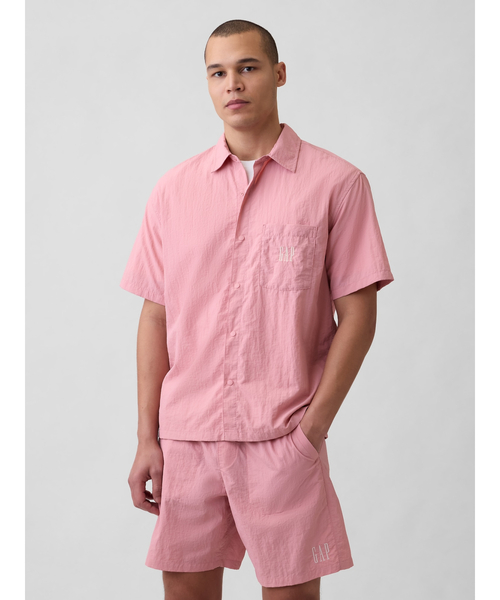 GAP(ギャップ)の「ナイロン100% ボクシーシャツ(シャツ/ブラウス・メンズ・グレー/ブラック/ベージュ/ピンク/オフホワイト・M/S/XS/L/XL)」の11枚目の写真