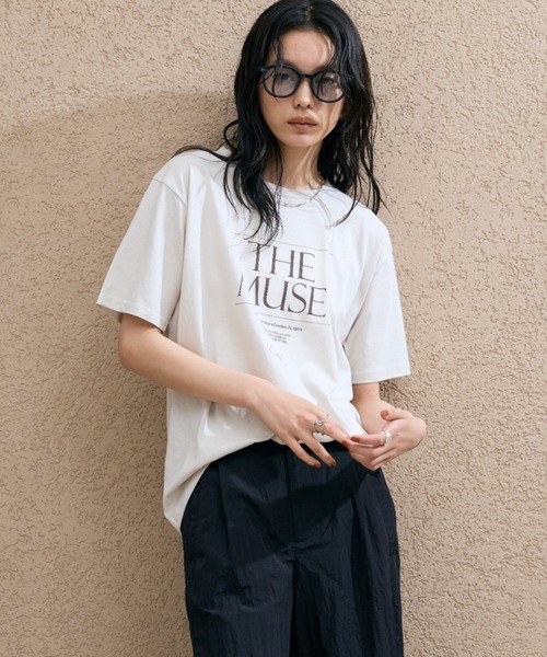 Doux archives(ドゥアルシーヴ)の「THE MUSE Tee(Tシャツ/カットソー・レディース・ベージュ/オフホワイト/ブラウン・FREE)」の3枚目の写真