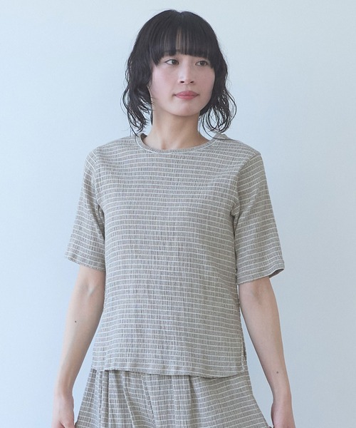 yuni(ユニ )の「高島ちぢみマルチボーダー半袖プルオーバー(Tシャツ/カットソー・レディース・ベージュ/ブルー・FREE)」の1枚目の写真