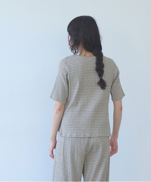 yuni(ユニ )の「高島ちぢみマルチボーダー半袖プルオーバー(Tシャツ/カットソー・レディース・ベージュ/ブルー・FREE)」の8枚目の写真