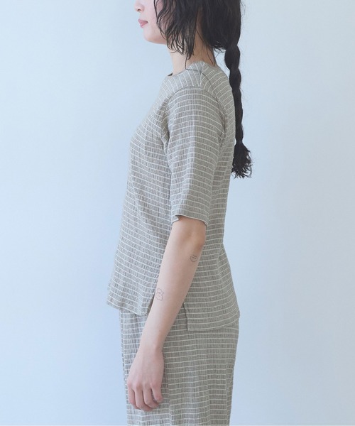 yuni(ユニ )の「高島ちぢみマルチボーダー半袖プルオーバー(Tシャツ/カットソー・レディース・ベージュ/ブルー・FREE)」の10枚目の写真