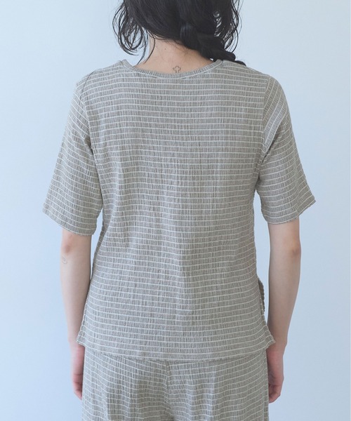 yuni(ユニ )の「高島ちぢみマルチボーダー半袖プルオーバー(Tシャツ/カットソー・レディース・ベージュ/ブルー・FREE)」の11枚目の写真