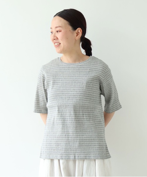 yuni(ユニ )の「高島ちぢみマルチボーダー半袖プルオーバー(Tシャツ/カットソー・レディース・ベージュ/ブルー・FREE)」の22枚目の写真