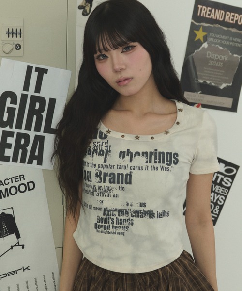 dispark(ディスパーク)の「DISPARK/スタッズネックグラフィックトップ(Tシャツ/カットソー・レディース・アイボリー/ダークベージュ・FREE)」の5枚目の写真