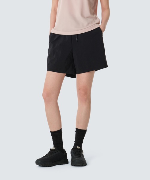 Snow Peak(スノーピーク)の「Snow Peak / Root Women's Shorts ルート レディース ショーツ 海外限定(その他パンツ・レディース・ブラック/カーキ/グレー・S/M/L)」の1枚目の写真