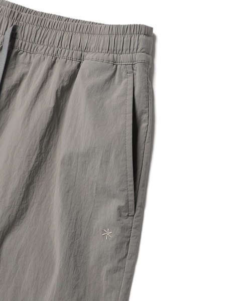 Snow Peak(スノーピーク)の「Snow Peak / Root Women's Shorts ルート レディース ショーツ 海外限定(その他パンツ・レディース・ブラック/カーキ/グレー・S/M/L)」の12枚目の写真