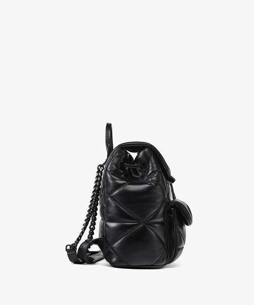 MCM(エムシーエム)の「Travia バックパック - クラウドキルティング ラムスキン(バックパック/リュック・レディース・ブラック・ONE SIZE)」の4枚目の写真