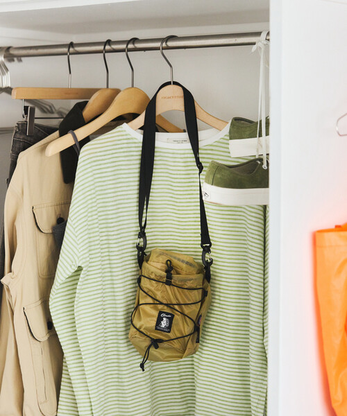 COBMASTER(コブマスター)の「Cobmaster × FREAK'S STORE/コブマスター × フリークスストア 別注 2WAY ROLLTOP&KINCHAKU SHOULDE(ショルダーバッグ・レディース・ベージュ/ブラック/グレー/ラベンダー・ONE SIZE)」の4枚目の写真