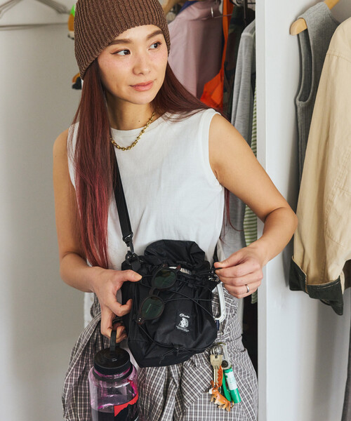 COBMASTER(コブマスター)の「Cobmaster × FREAK'S STORE/コブマスター × フリークスストア 別注 2WAY ROLLTOP&KINCHAKU SHOULDE(ショルダーバッグ・レディース・ベージュ/ブラック/グレー/ラベンダー・ONE SIZE)」の2枚目の写真