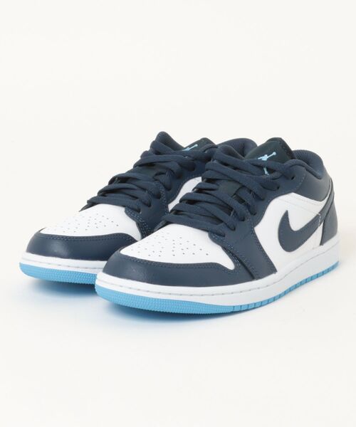 JORDAN BRAND(ジョーダンブランド)の「JORDAN BRANDAIR JORDAN 1 LOW ジョーダン 1 LOW M553558B 404MNNAVY/UNVB(スニーカー・メンズ・ブルー・29.0cm/28.0cm/27.0cm/26.0cm/25.0cm/28.5cm/27.5cm/26.5cm/25.5cm)」の1枚目の写真