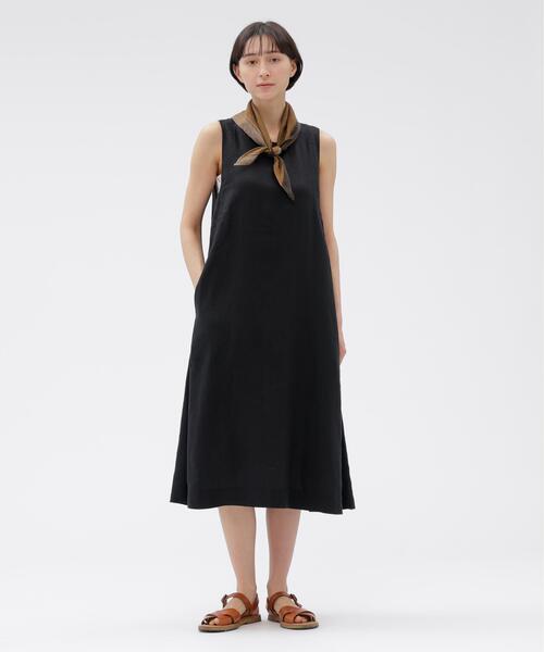 MARGARET HOWELL(マーガレットハウエル)の「LIGHTWEIGHT LINEN(ワンピース・レディース・ブルー/ブラック・1/2)」の1枚目の写真