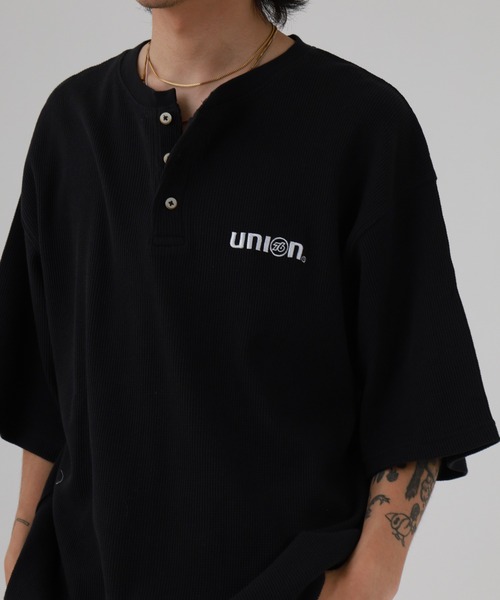 76（セブンティシックス）の「76Lubricants ワッフルヘンリーネックＴシャツ 半袖（Tシャツ/カットソー・メンズ・ブラック/グレー/オフホワイト・M/L）」の2枚目の写真