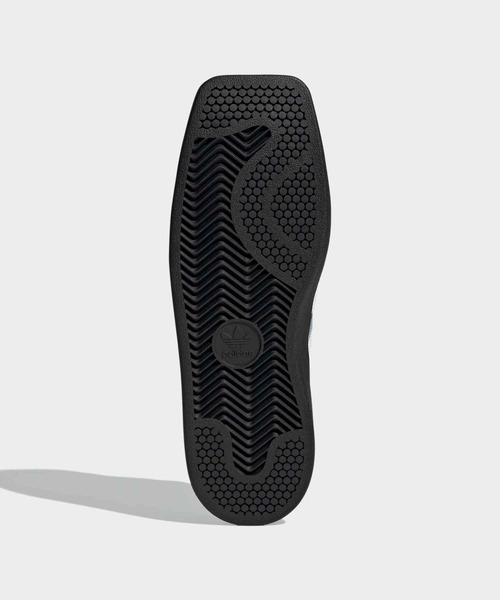 adidas(アディダス)の「スーパースター SQ / SUPERSTAR SQ / アディダスオリジナルス adidas Originals(スニーカー・レディース・ブラック・23.5cm/23.0cm/22.5cm/22.0cm/28.0cm/27.0cm/26.0cm/27.5cm/26.5cm/30.0cm/29.5cm/29.0cm/28.5cm/25.0cm/24.0cm/25.5cm/24.5cm)」の5枚目の写真