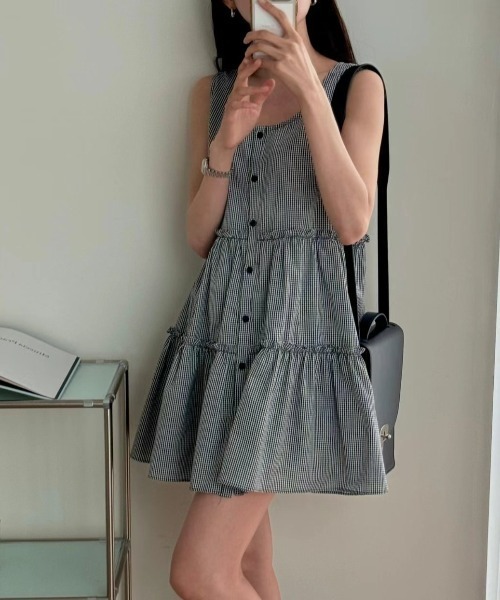 FAVORITO(ファヴォリート)の「ノースリーブワンピース(ワンピース・レディース・ブラック/ホワイト・F)」の8枚目の写真