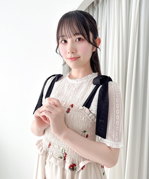 F i.n.t(フィント)の「チェリー柄シャーリングワンピース/fint フィント(ワンピース・レディース・ライトブルー/アイボリー・FREE)」の8枚目の写真