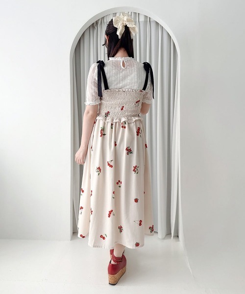 F i.n.t(フィント)の「チェリー柄シャーリングワンピース/fint フィント(ワンピース・レディース・ライトブルー/アイボリー・FREE)」の12枚目の写真