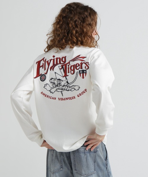 AVIREX(アヴィレックス)の「《WEB&DEPOT限定》MILITARY MOTIF LONG SLEEVE T-SHIRT(Tシャツ/カットソー・レディース・ライトグレー/ブラック/ホワイト・F)」の2枚目の写真