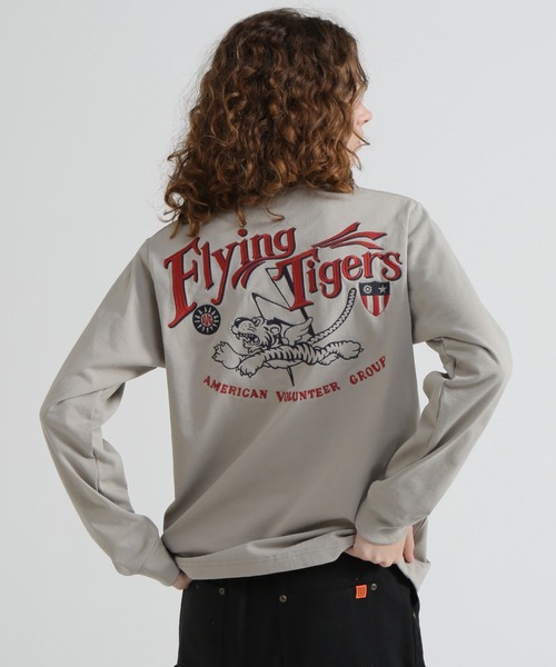AVIREX(アヴィレックス)の「《WEB&DEPOT限定》MILITARY MOTIF LONG SLEEVE T-SHIRT(Tシャツ/カットソー・レディース・ライトグレー/ブラック/ホワイト・F)」の3枚目の写真