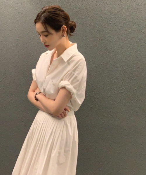 FAVORITO(ファヴォリート)の「襟付きシャツ(シャツ/ブラウス・レディース・ベージュ/ホワイト・F)」の8枚目の写真